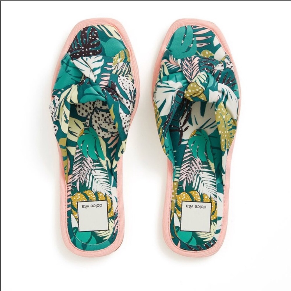 NWT! Dolce Vita Halle Green Palm Print Sandals